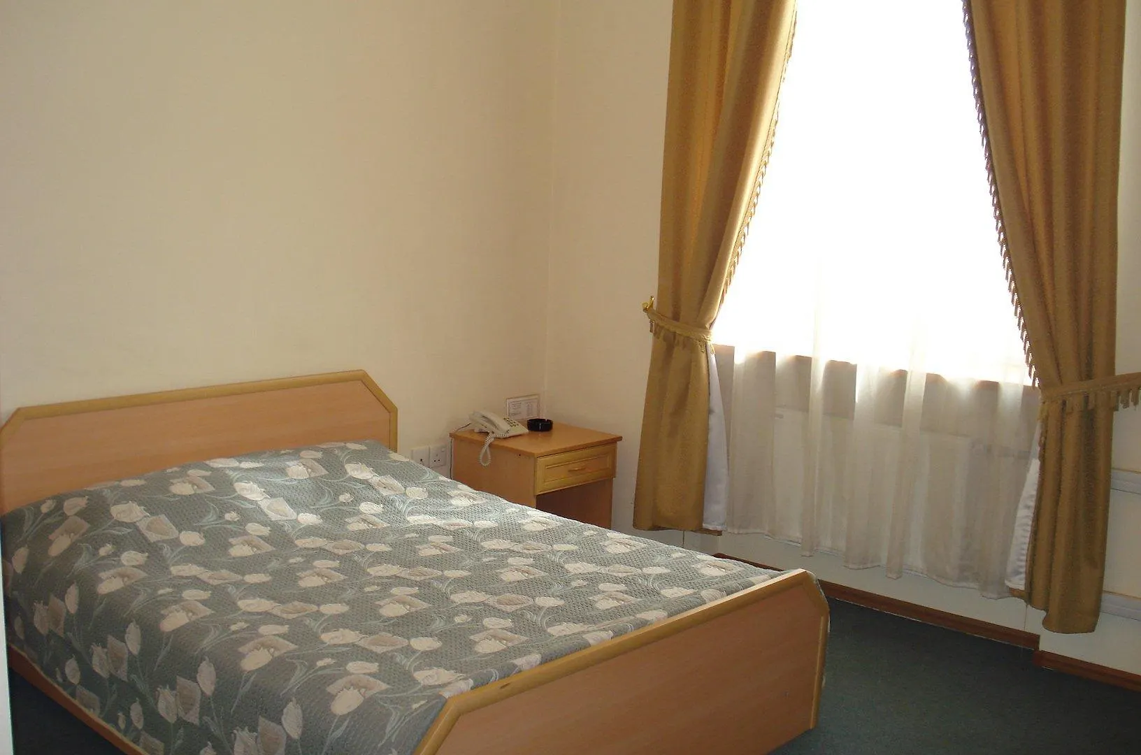 Guest House Inn & Hostel Hokmeli