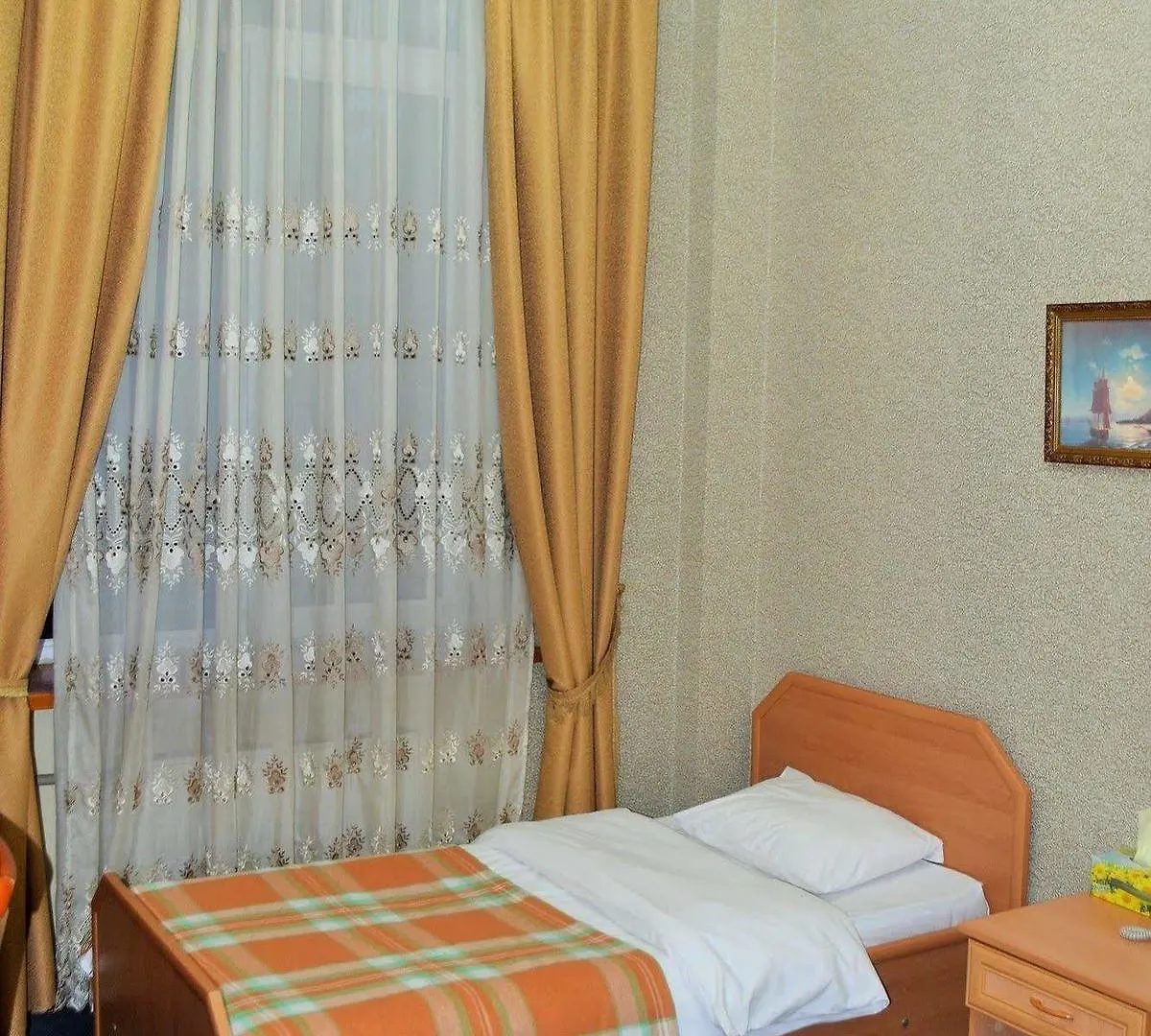 Hotel Guest House Inn & Hostel Hokmeli